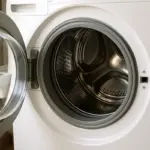 Aceto in Lavatrice: Controindicazioni Reali e Come Usarlo Senza Danni