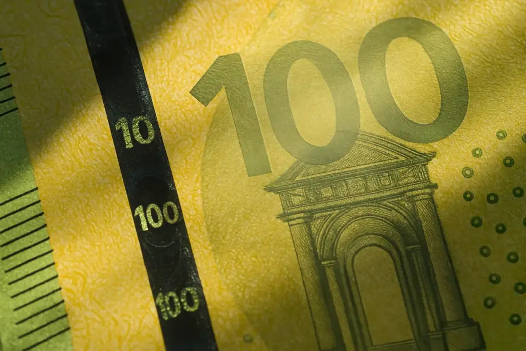 100 euro falsi: come riconoscerli con i metodi infallibili