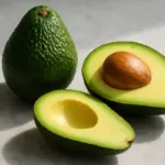 Avocado: benefici e controindicazioni. Quanto mangiarne al giorno